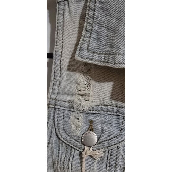 Denim Trucker Style Vest Womens Small Distressed Button Front Sleeveless Y2K New - Picture 7 of 16